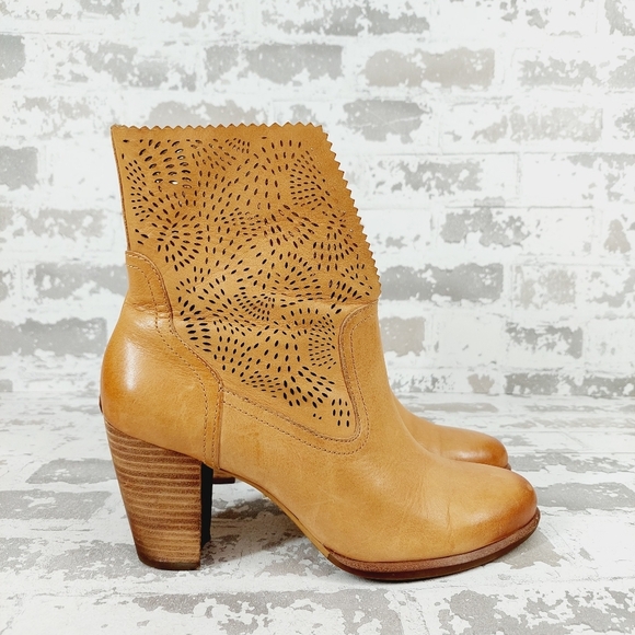 UGG Thames Tan Brown Leather Almond Toe Fold Over Lasercut Heeled Boots i420 - Picture 6 of 12
